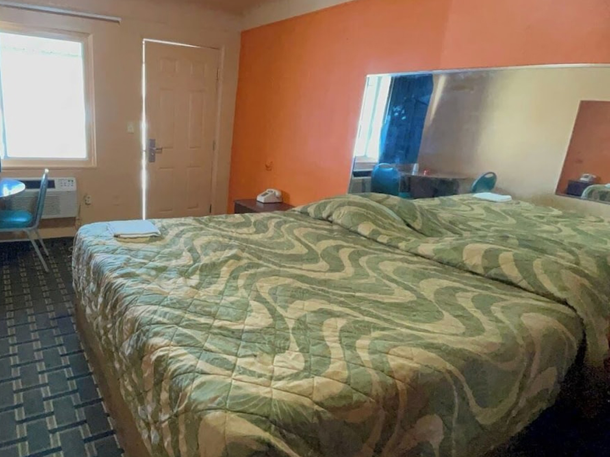 Room at Deluxe Inn Motel